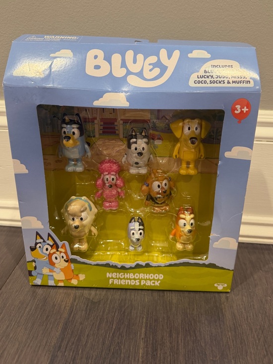 Bluey Other - NWT Bluey Neighborhood Friends Pack - Action Pretend Character Figurine Set